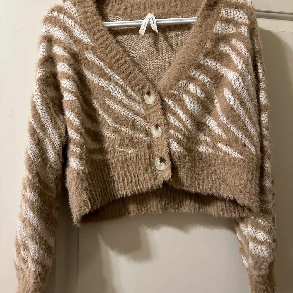 Boutique Cozy Beige and White Cropped Zebra Sweater